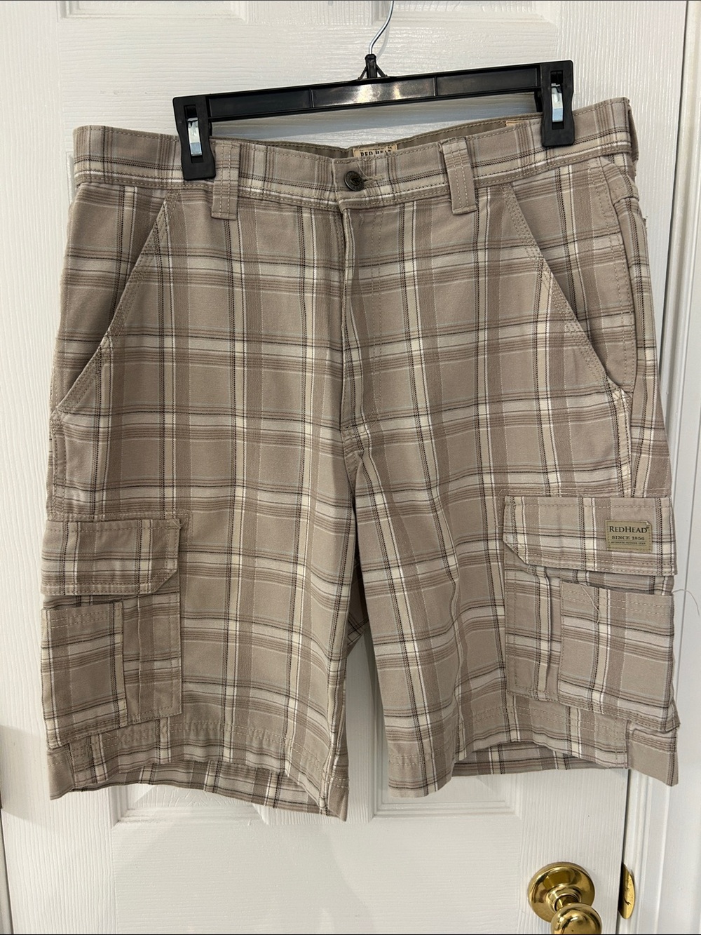 Men's Red Head Plaid Cargo Shorts - Beige Taupe size 34 waist, 10-in inseam